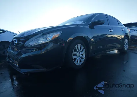 2017 Nissan Altima 2.5 S z USA, uszkodzony, nr VIN 1N4AL3AP0HC298154